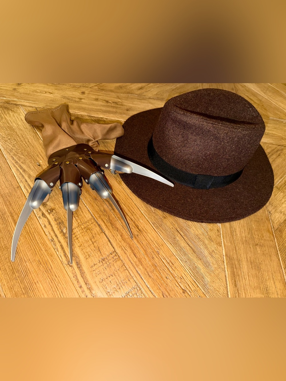 Rubie’s | Nightmare on Elm Street Freddy Krueger Hat & Claw Glove Set | One Size